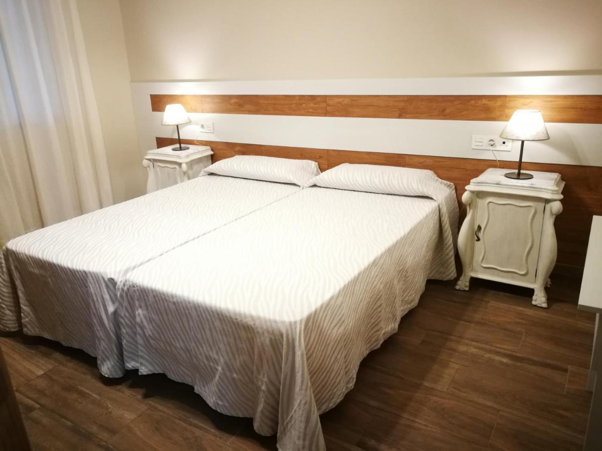 Apartamentos Turisticos Cullar Vega ภายนอก รูปภาพ