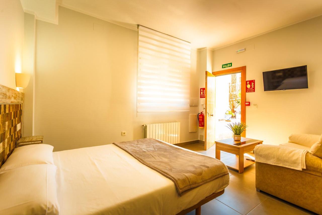 Apartamentos Turisticos Cullar Vega ภายนอก รูปภาพ