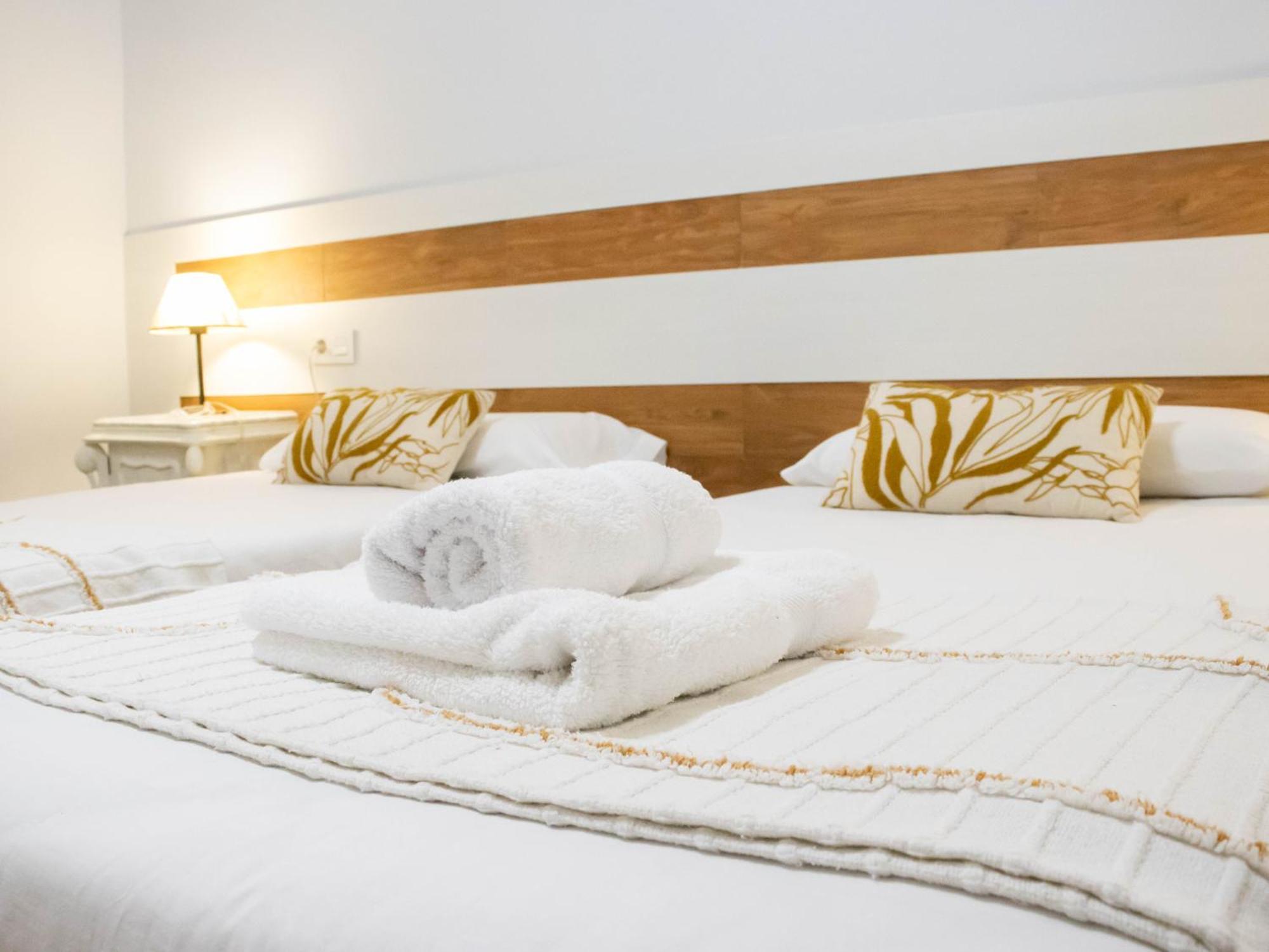 Apartamentos Turisticos Cullar Vega ภายนอก รูปภาพ