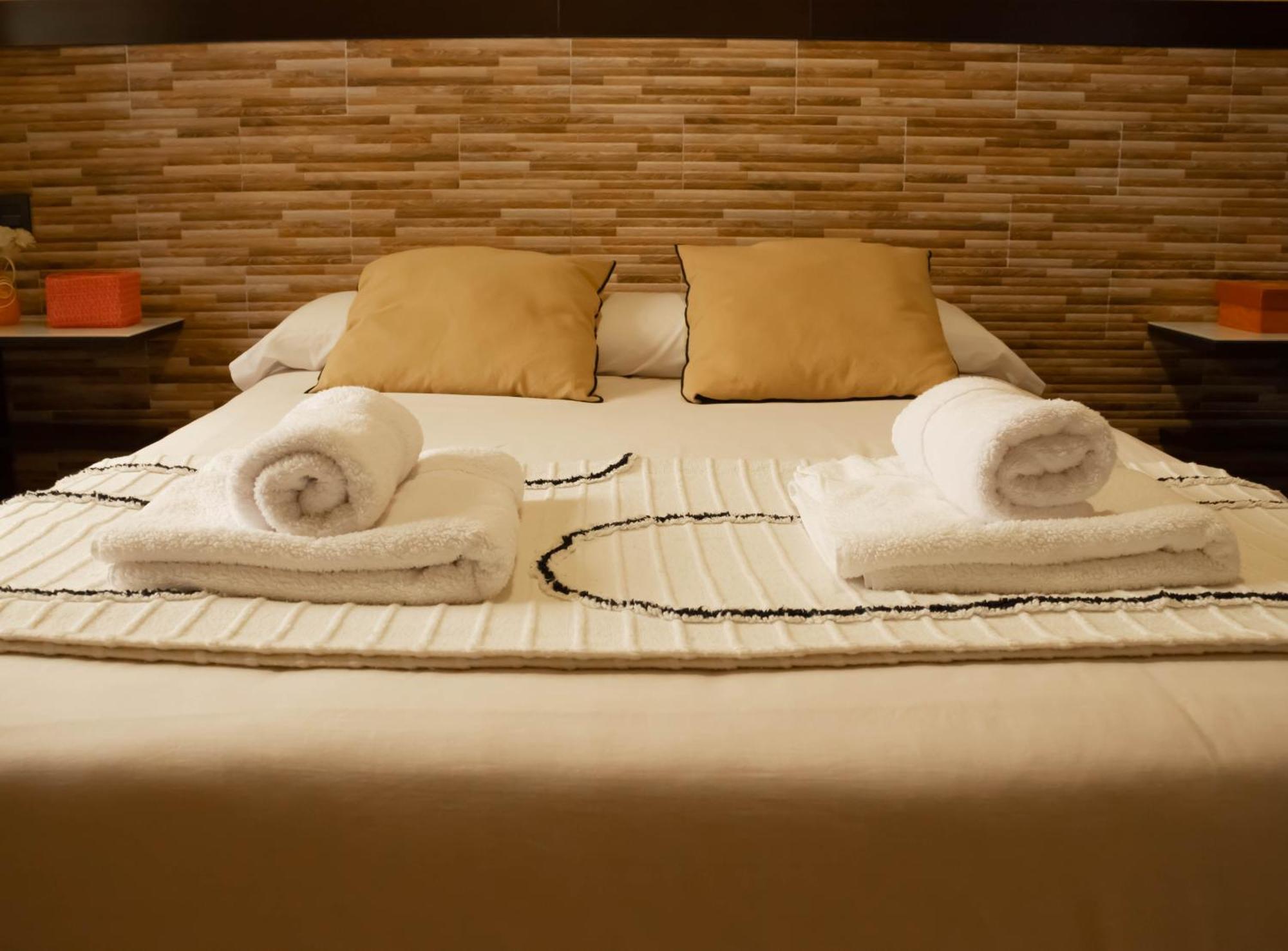 Apartamentos Turisticos Cullar Vega ภายนอก รูปภาพ